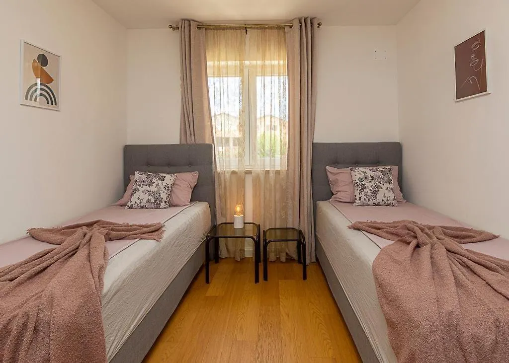 Apartment Vittore Novigrad