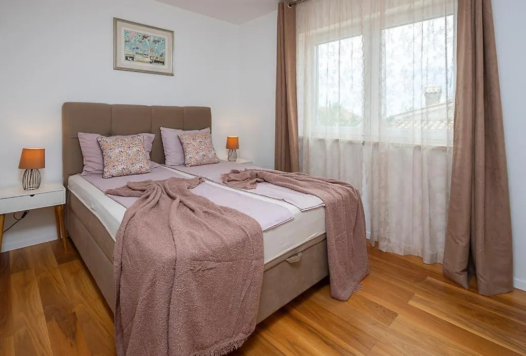 Apartment Vittore Novigrad  Croatia